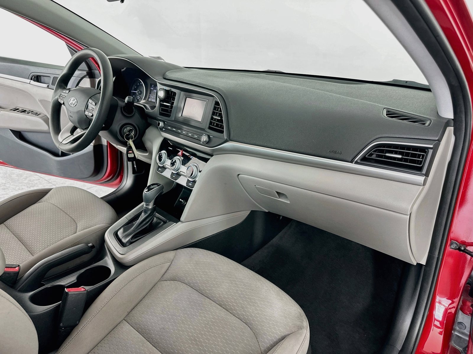 2019 Hyundai Elantra SE - Photo 31