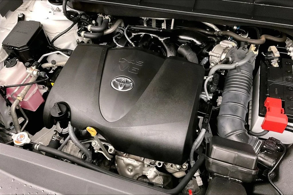Used 2022 Beige Toyota Platinum image 39