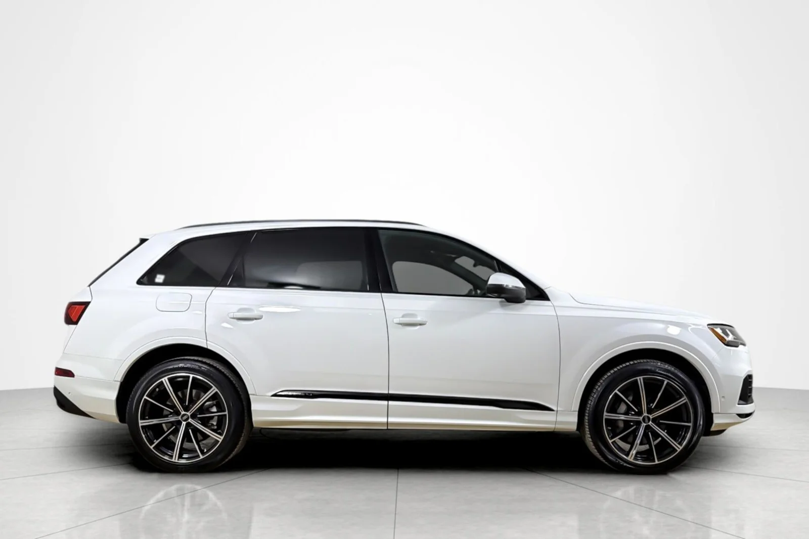 Used 2022 Carrara White Audi Premium Plus 55 TFSI quattro image 6