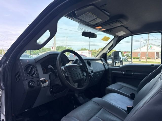 Used 2016 White Ford XL image 11