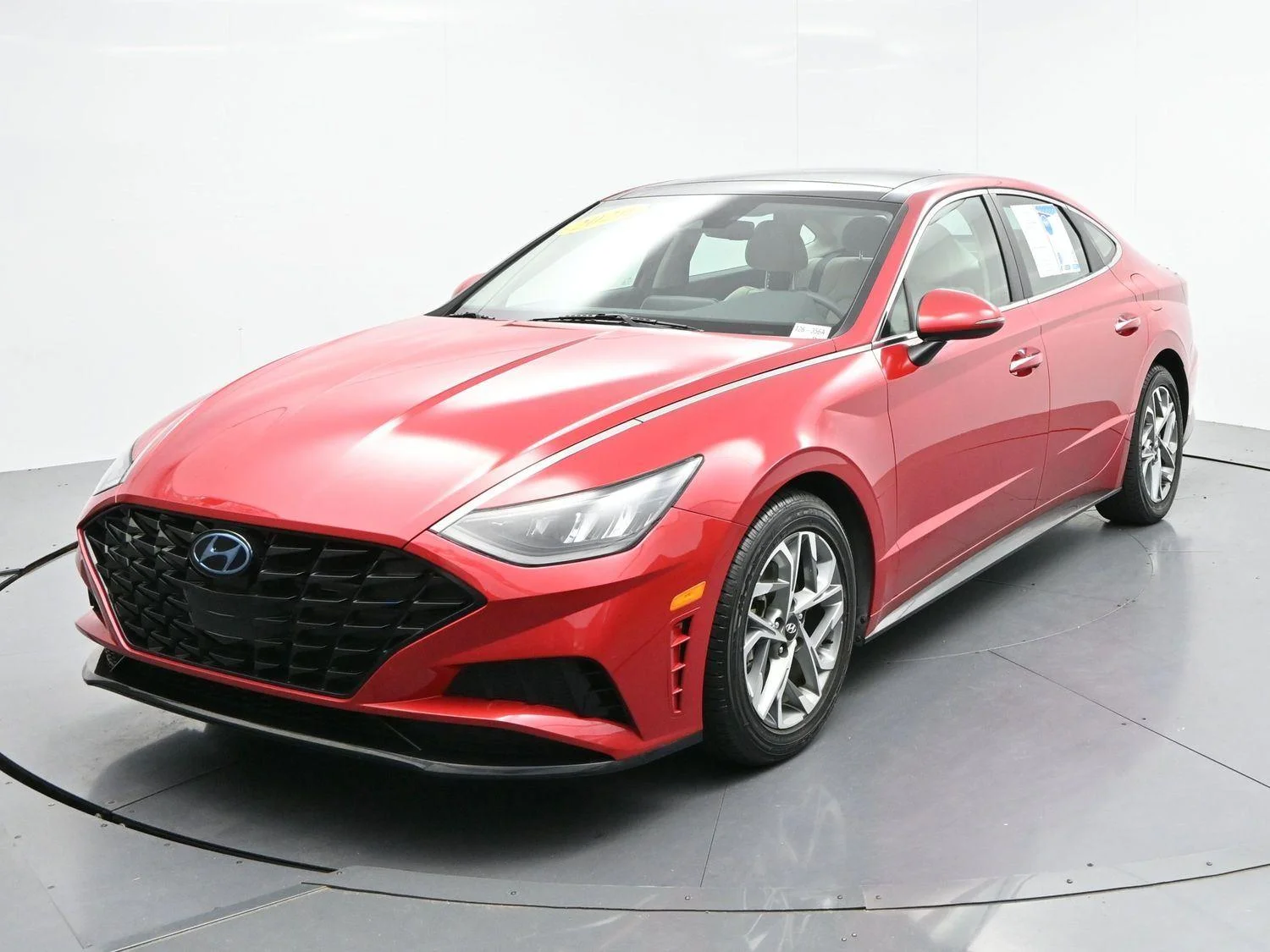 Used 2020  Hyundai SEL image 3