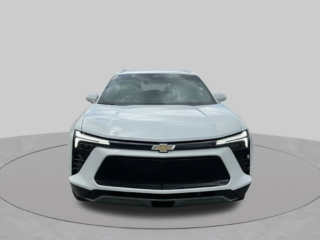 Used 2024 White Chevrolet LT image 19