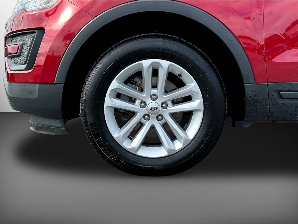 Used 2016 Red Ford Base image 34