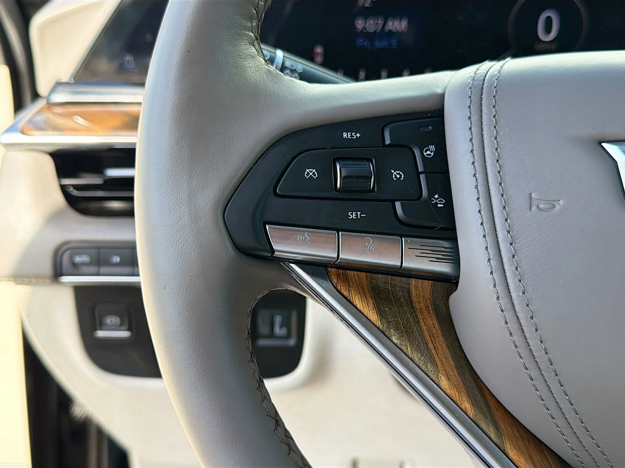 Used 2022 Black Raven Cadillac Sport Platinum image 39