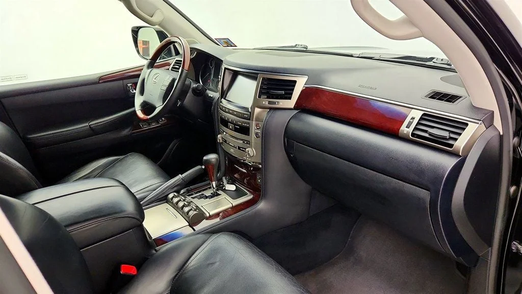 Used 2013 Black Onyx Lexus 4WD 4dr w/ Luxury Package, Mark Levinson & Rear Entertainment image 27