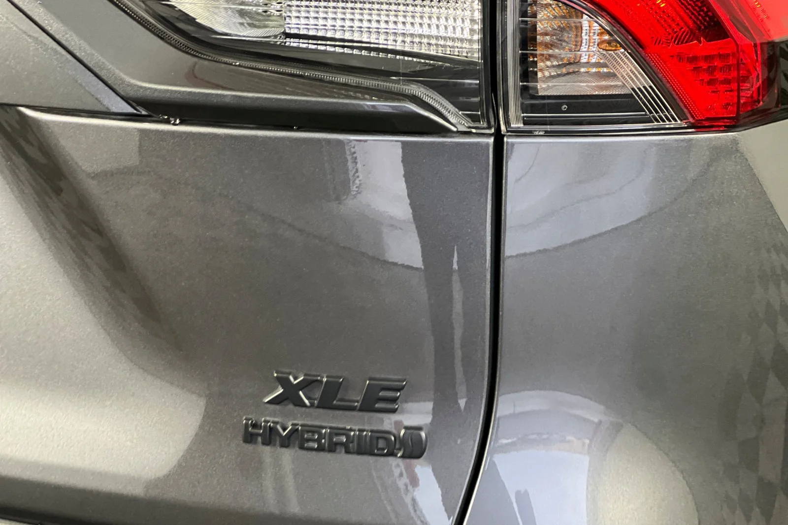 Certified Used 2022 Magnetic Gray Metallic Toyota Hybrid XLE Premium image 31