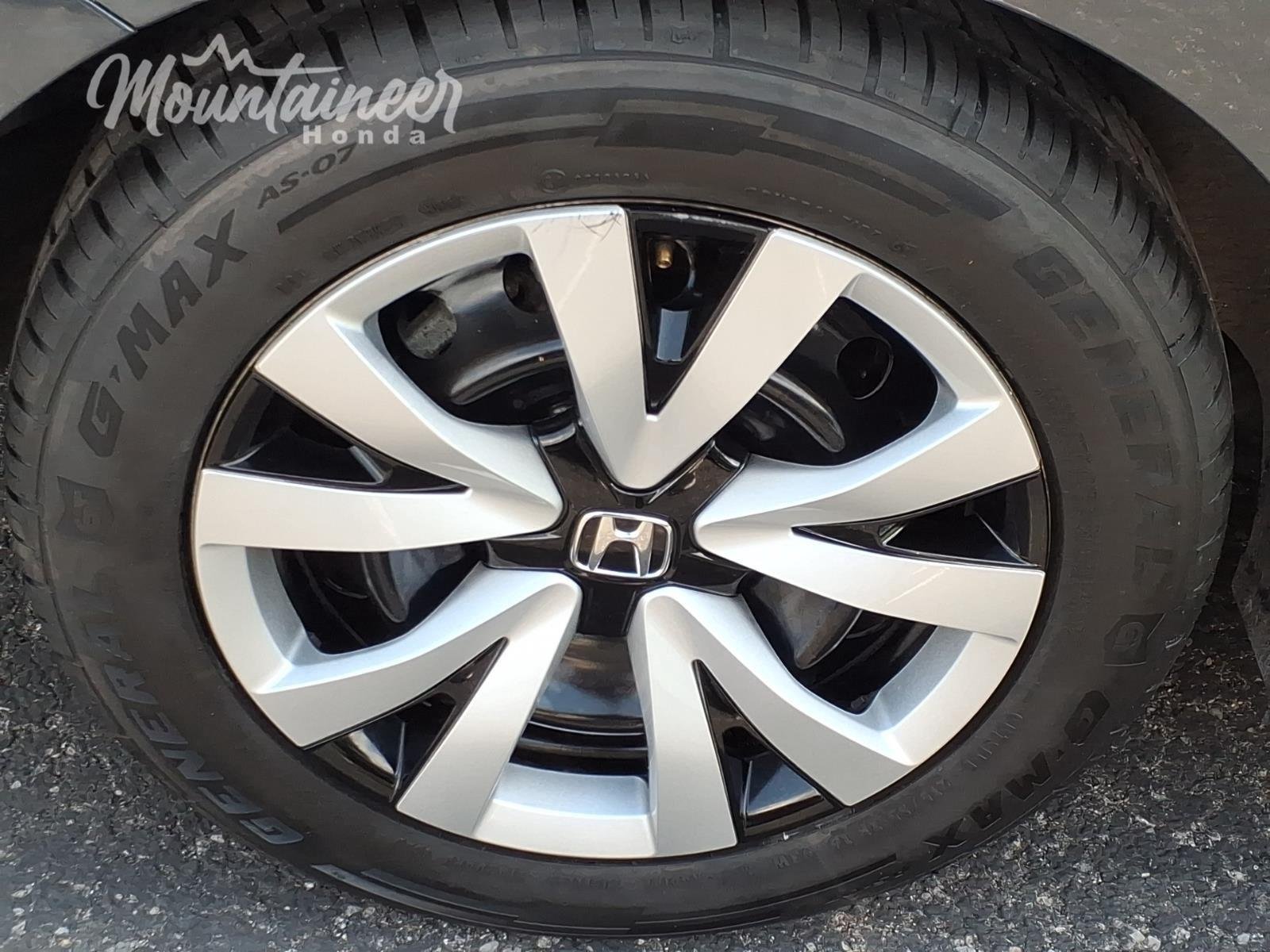 Used 2025 Meteorite Gray Metallic Honda LX image 12