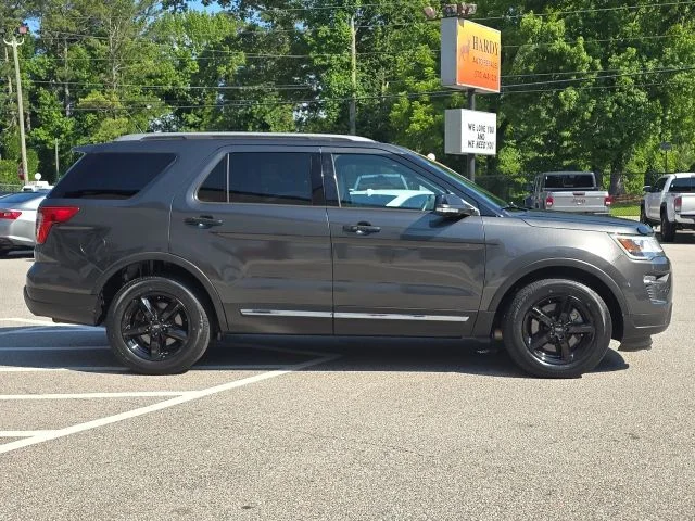 Used 2018 Gray Ford XLT image 6