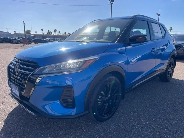 Used 2023 Blue Nissan SR image 6