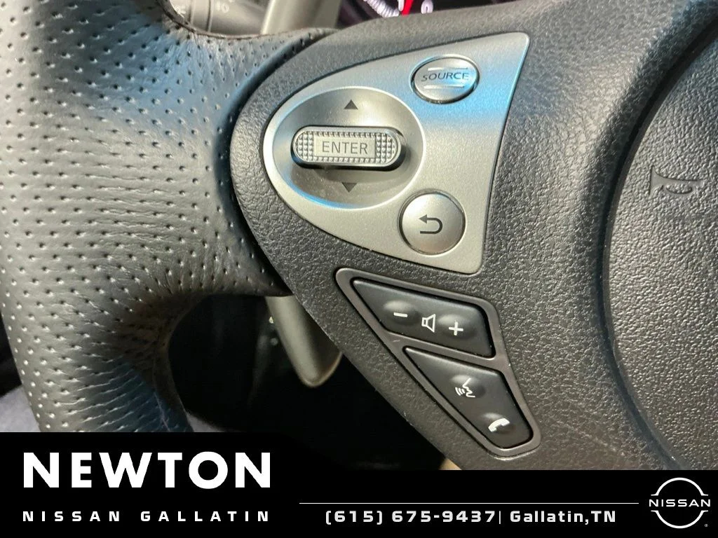 Used 2014 Super Black Nissan 3.5 SV image 33