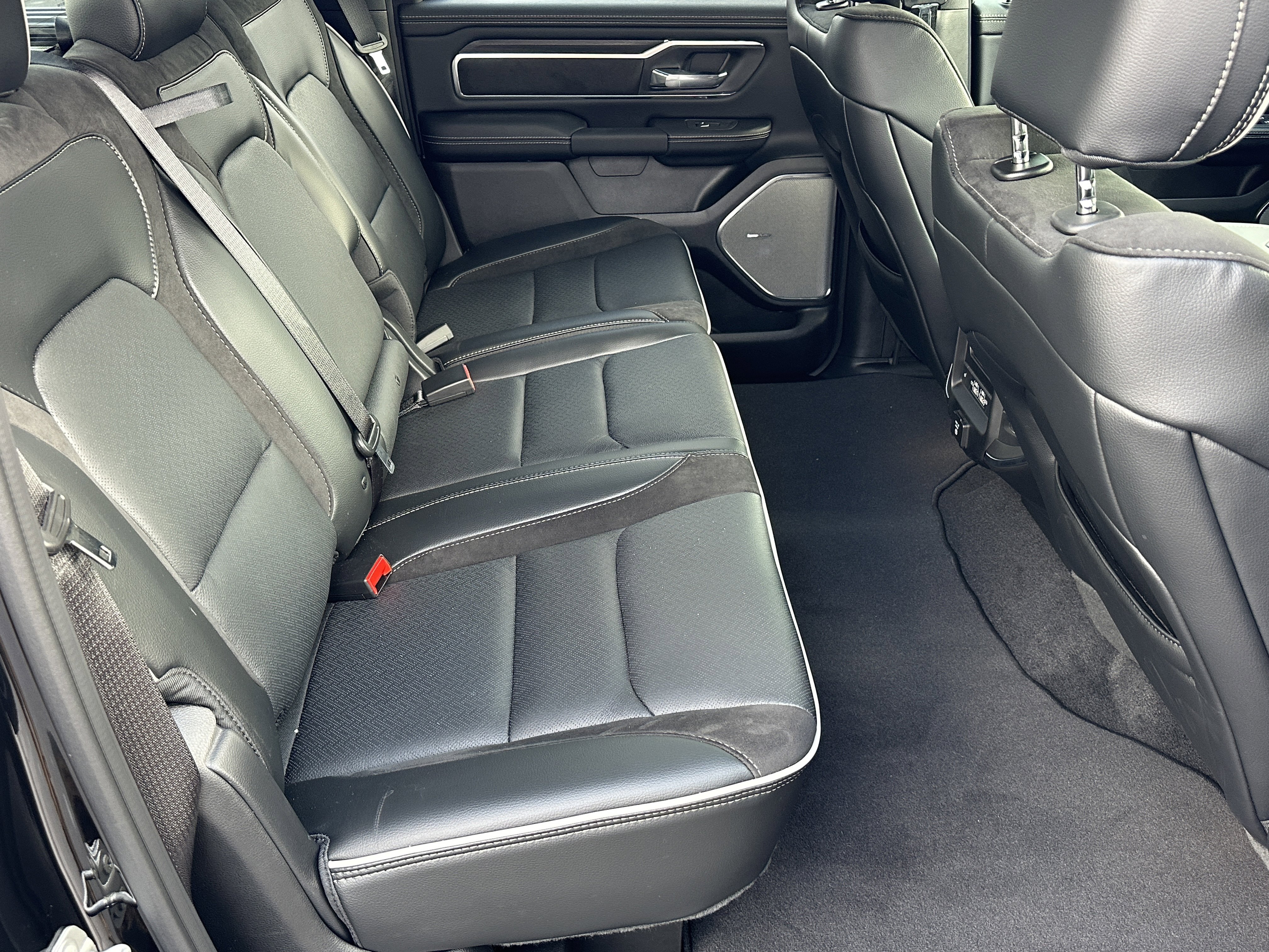 2026 RAM 1500 Laramie - Photo 16
