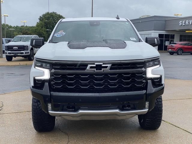 Used 2025 White Chevrolet ZR2 image 28