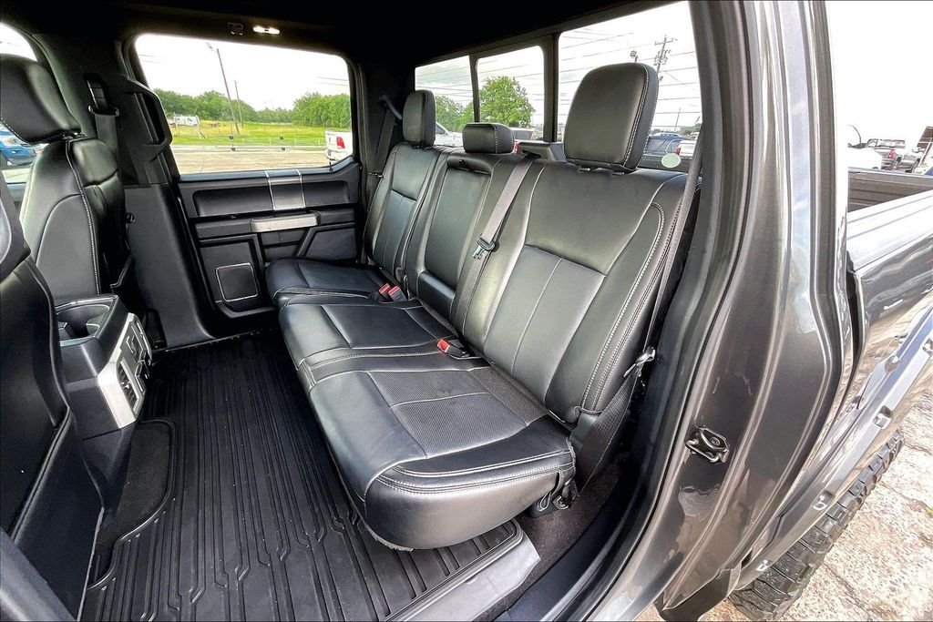 Used 2020 Magnetic Metallic Ford Lariat image 19