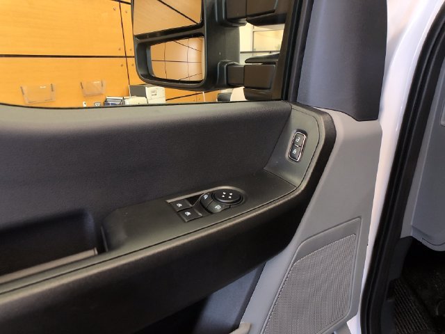 New 2027 Oxford White Ford F-250® XL image 12