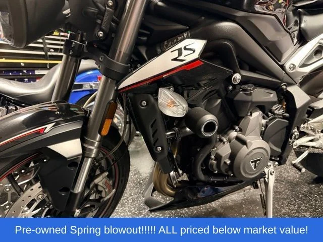 Used 2018 Black Triumph motorcycle image 27