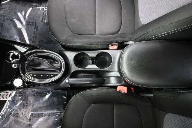 Used 2019 Green Kia Plus image 34