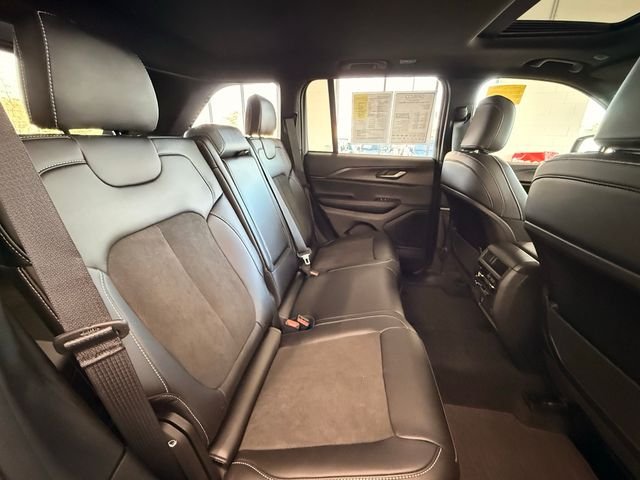 2025 Jeep Grand Cherokee Altitude - Photo 19