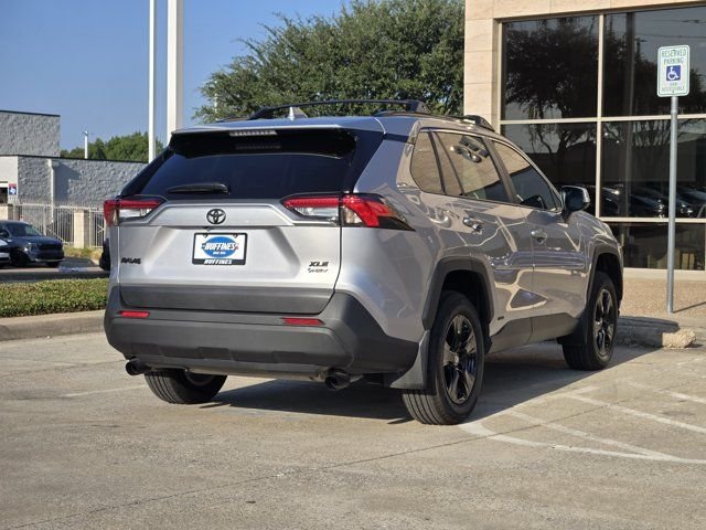 Used 2025 Silver Sky Metallic Toyota XLE image 8