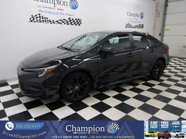 Used 2024  Toyota SE image 8