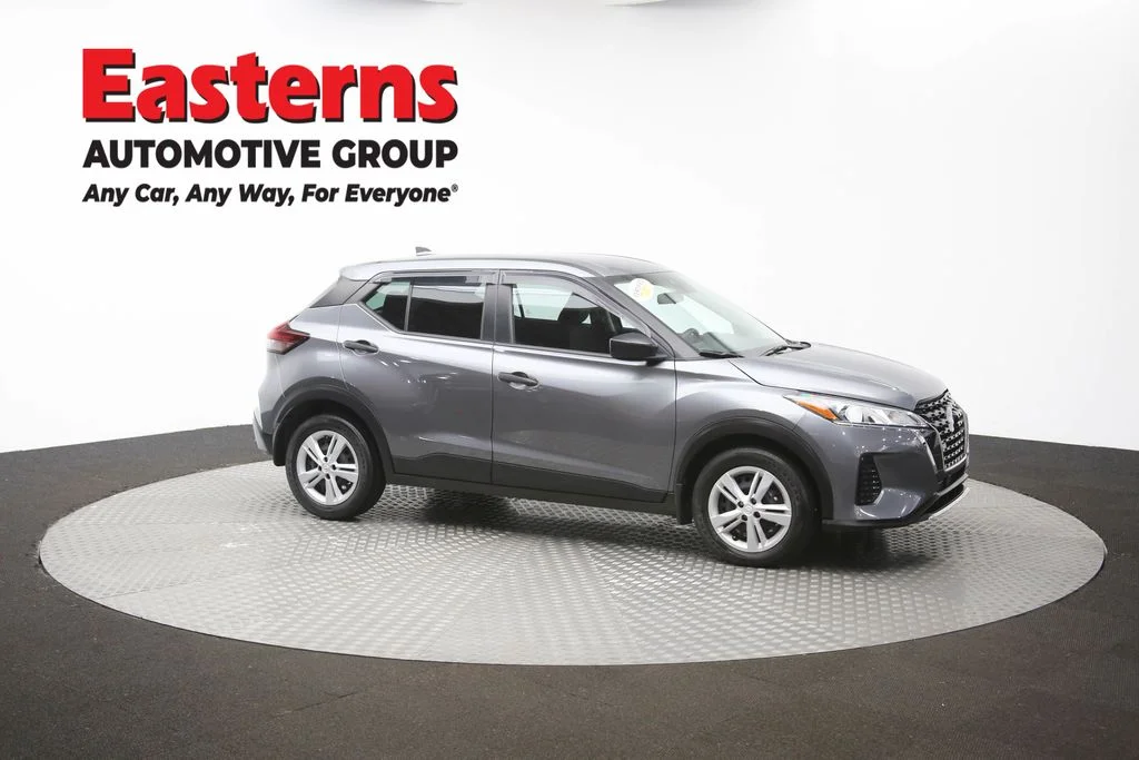 Used 2022 Silver Ford SE image 47