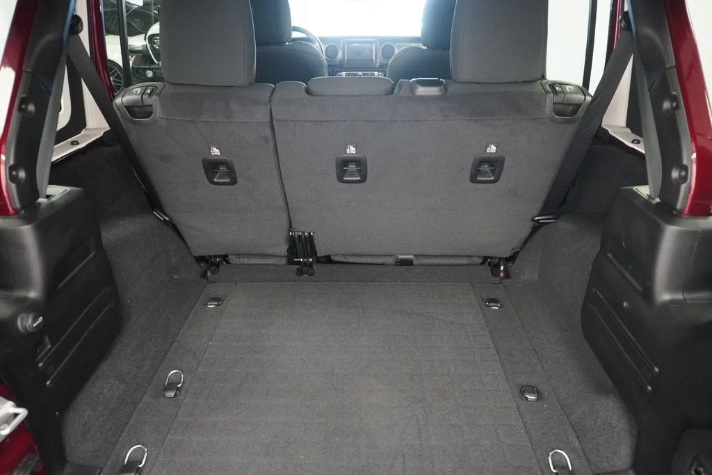 Used 2021  Jeep Unlimited Sport S image 29