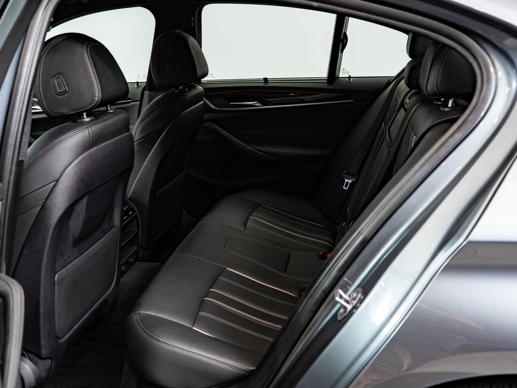 Used 2019 Bluestone Metallic BMW 540i xDrive image 42