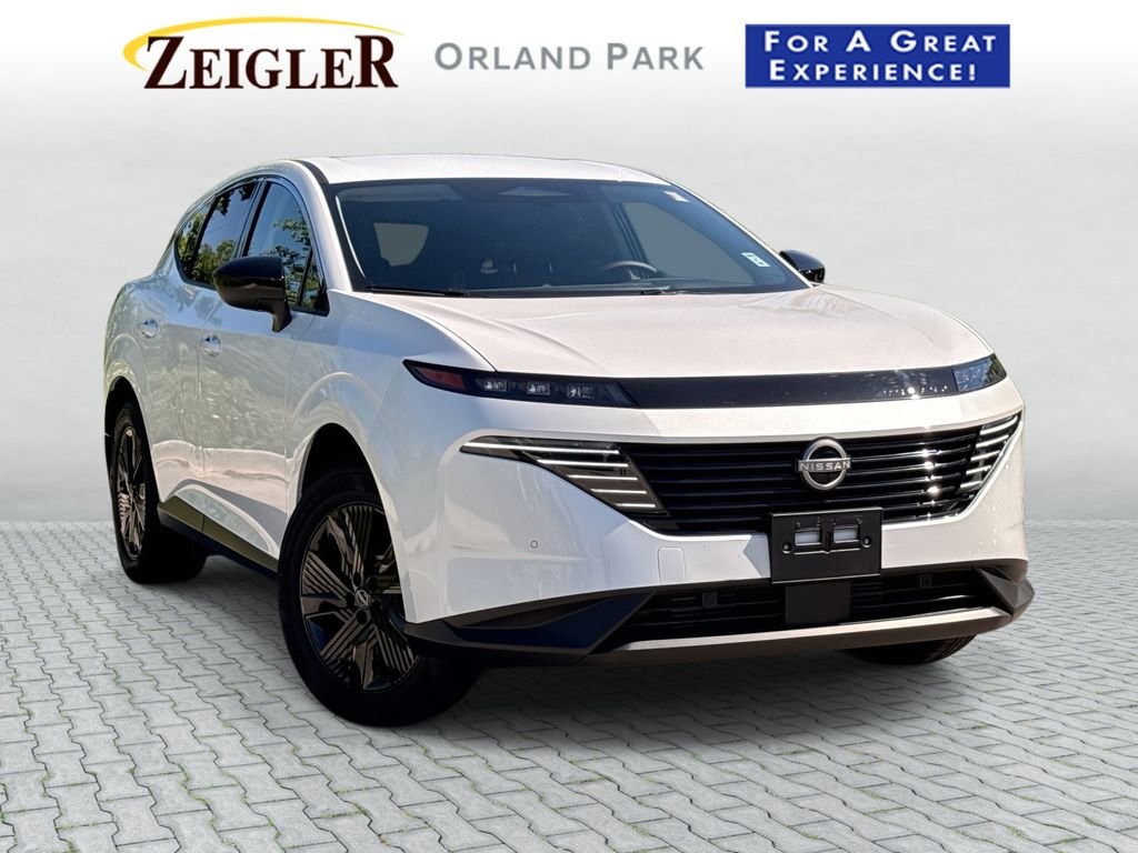 Used 2025 White Nissan SV image 1