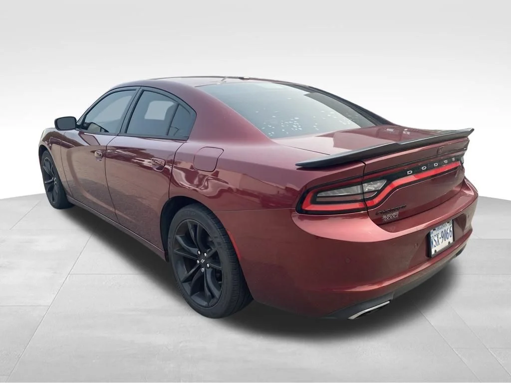 Used 2018 Red Dodge SXT image 15