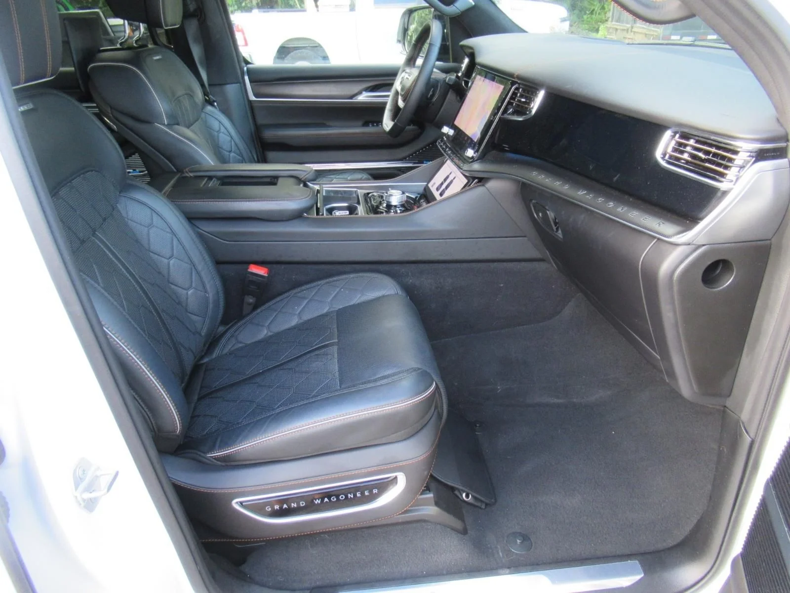 Used 2025 White Jeep Series III image 10
