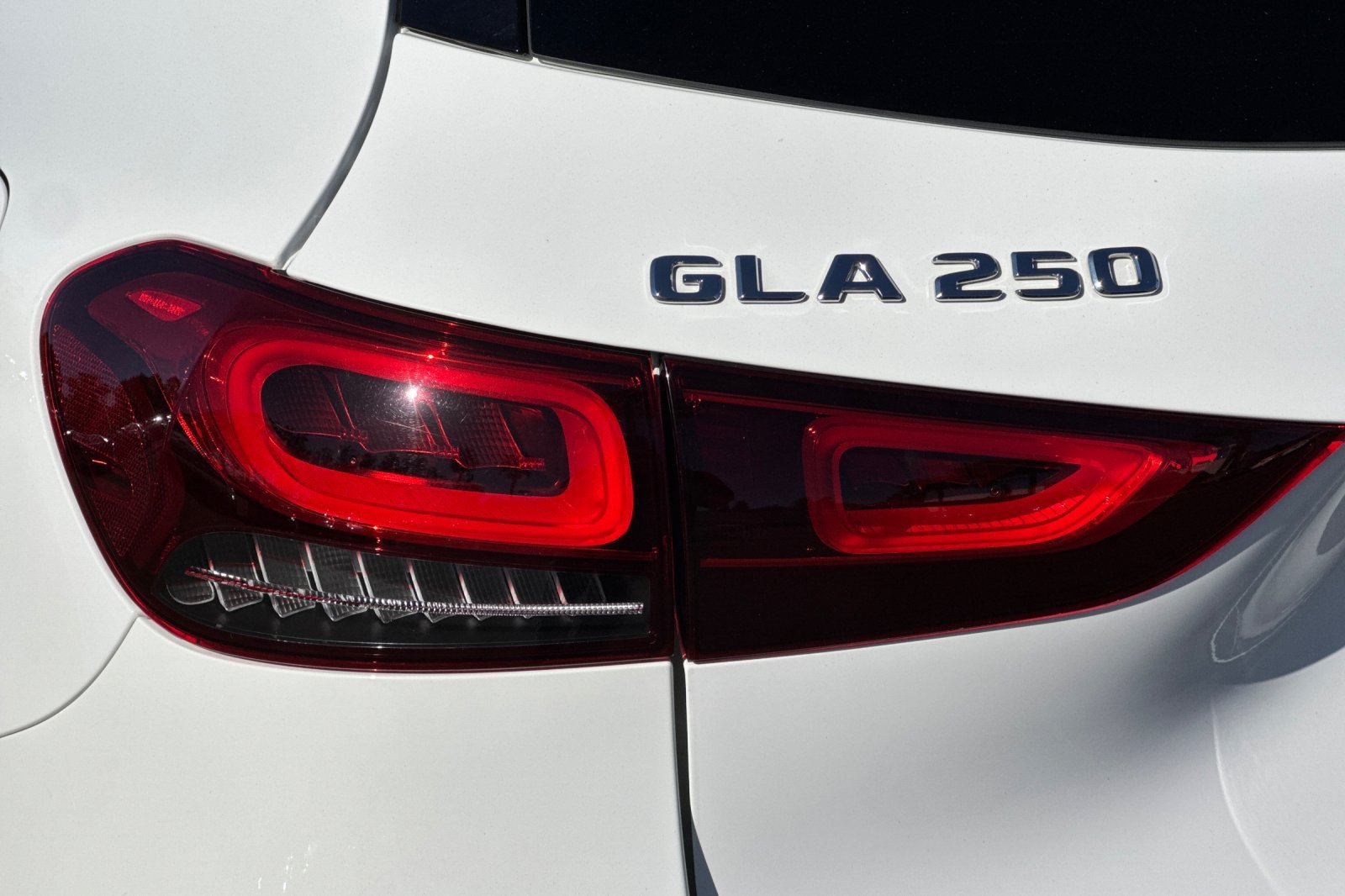 Used 2023 White Mercedes-Benz GLA 250 image 15