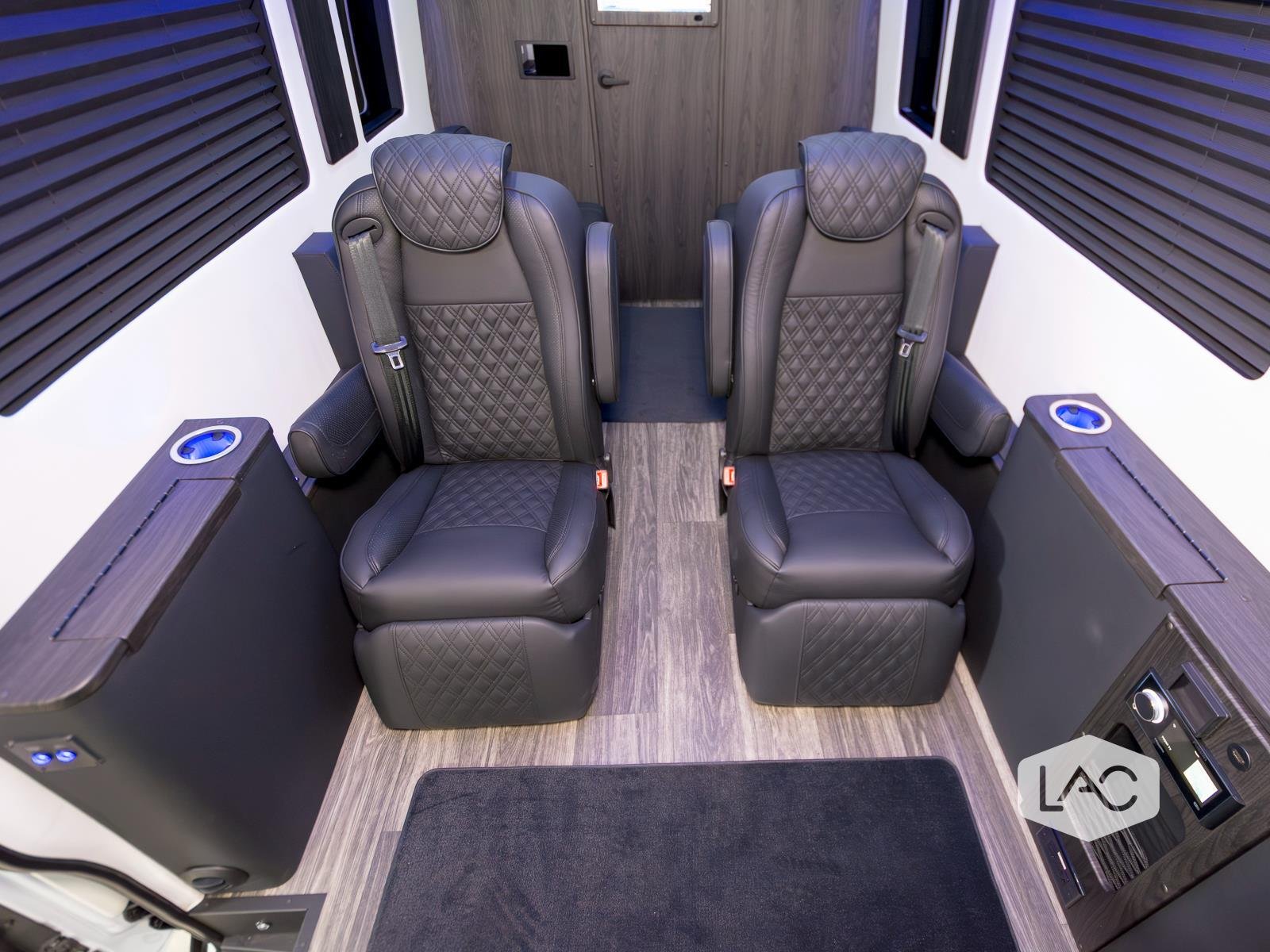 New 2026 WHITE OGV LUXURY COACH AWD (10OBA)1080 ANYWHERE w/ ADV PKG 2.1 image 10