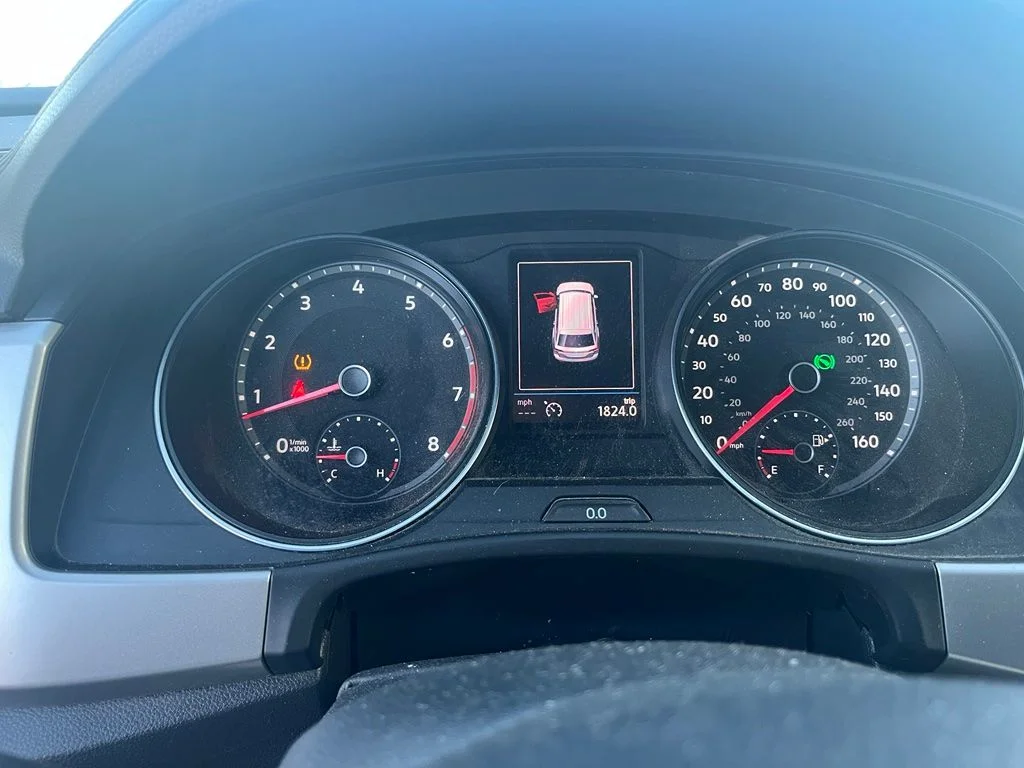 Used 2019 Blue Volkswagen 3.6L V6 SE image 13