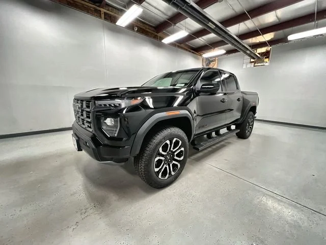 2026 GMC Canyon 4WD AT4 Crew Cab Short Box's photo