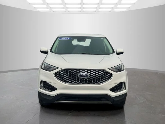 Used 2023 White Ford SEL image 2