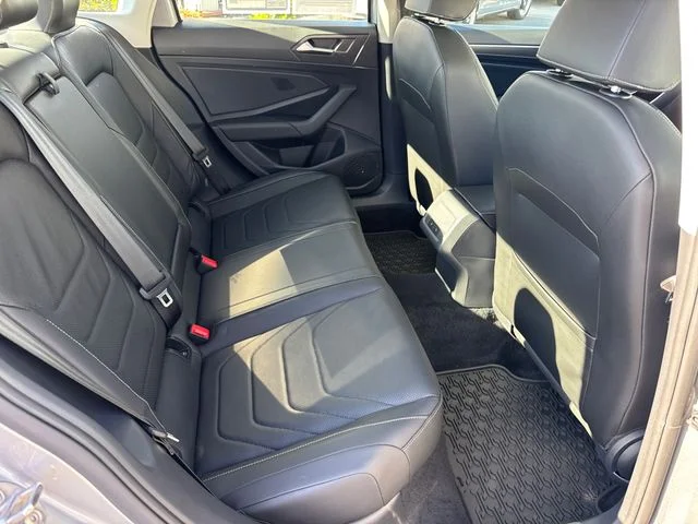Used 2019 Gray Volkswagen SEL Premium image 19