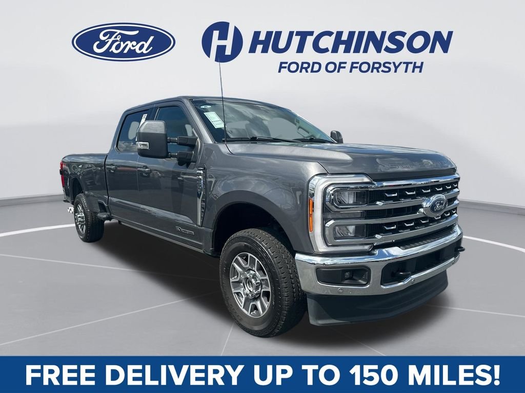Gray Metallic 2023 Ford F-250 Super Duty Lariat Crew Cab 4WD Pickup Truck Four-Wheel Drive