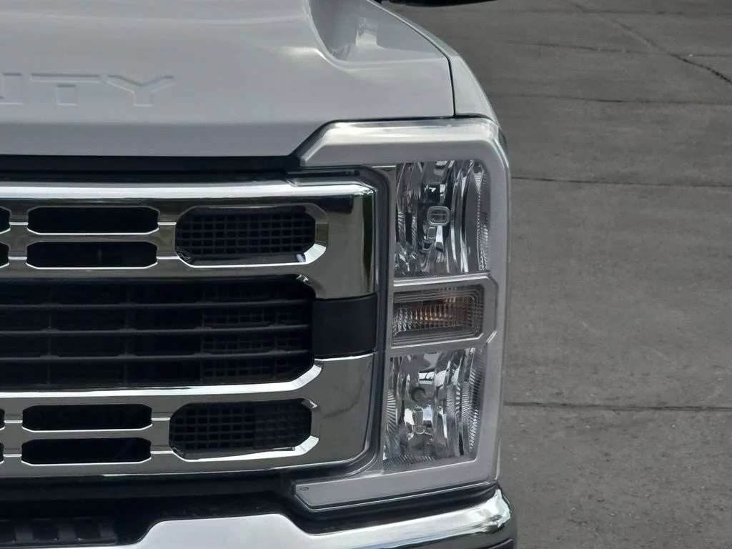 Used 2023 White Ford XLT image 16