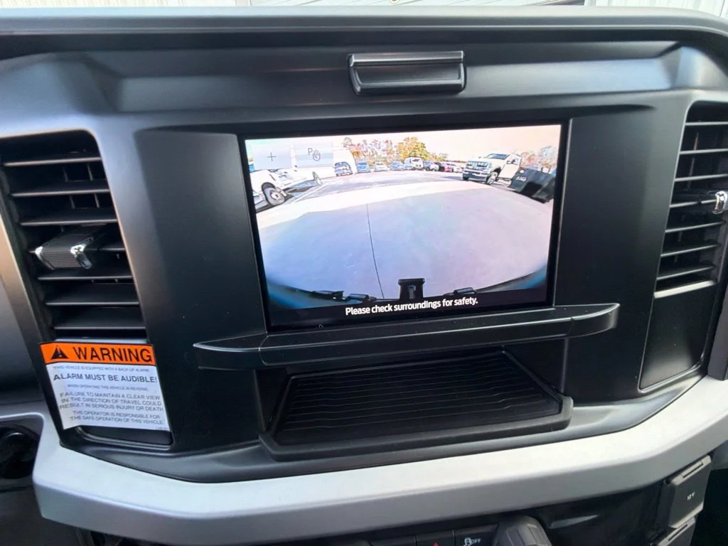 New 2027 Oxford White Ford F-550® XL image 15