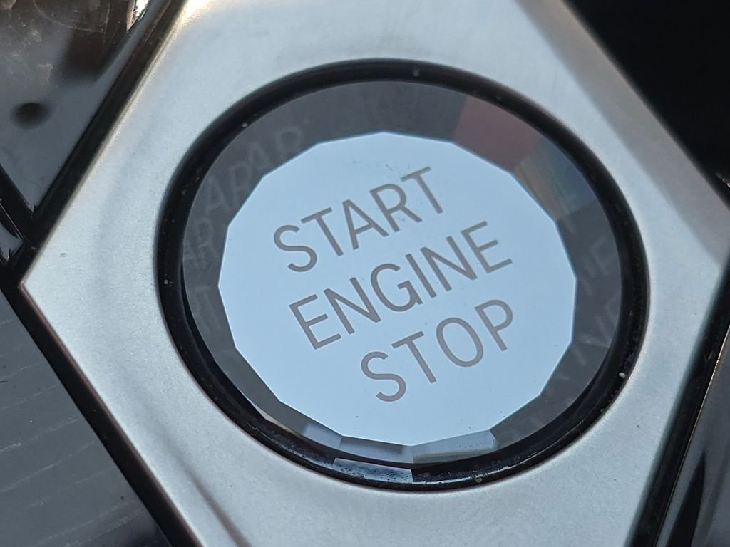 Used 2025 Gray Metallic BMW M60i image 34