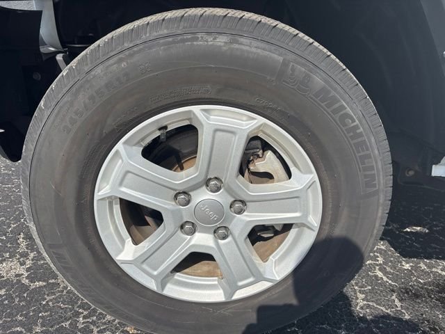 Used 2022 White Jeep Unlimited Sport S image 26