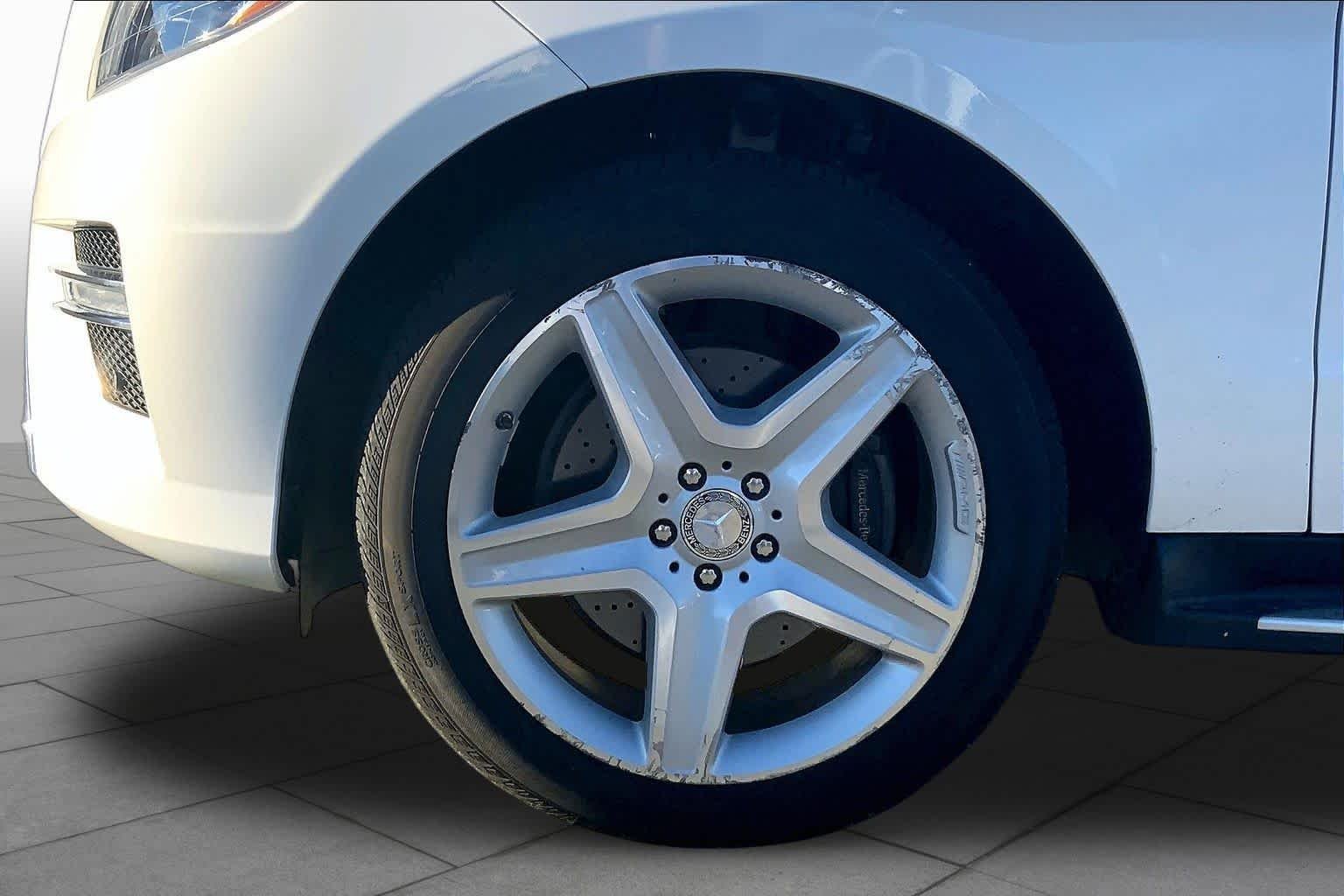 Used 2015 Polar White Mercedes-Benz ML 400 image 11