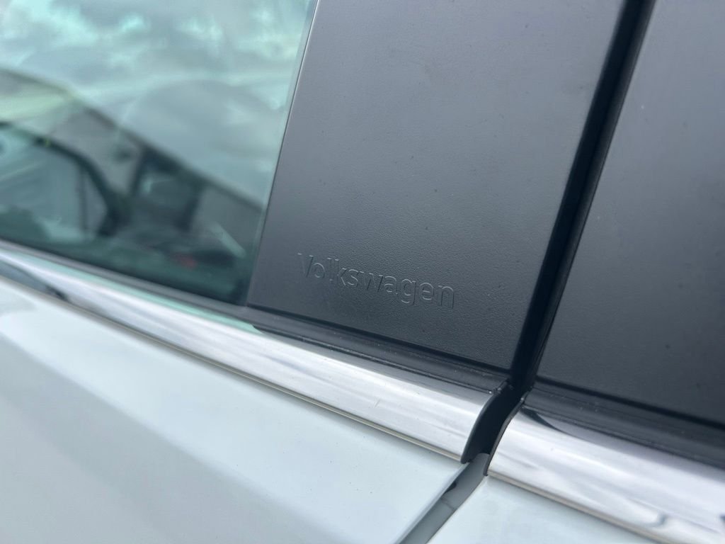 New 2026 White/off-white Volkswagen SE w/Technology image 25