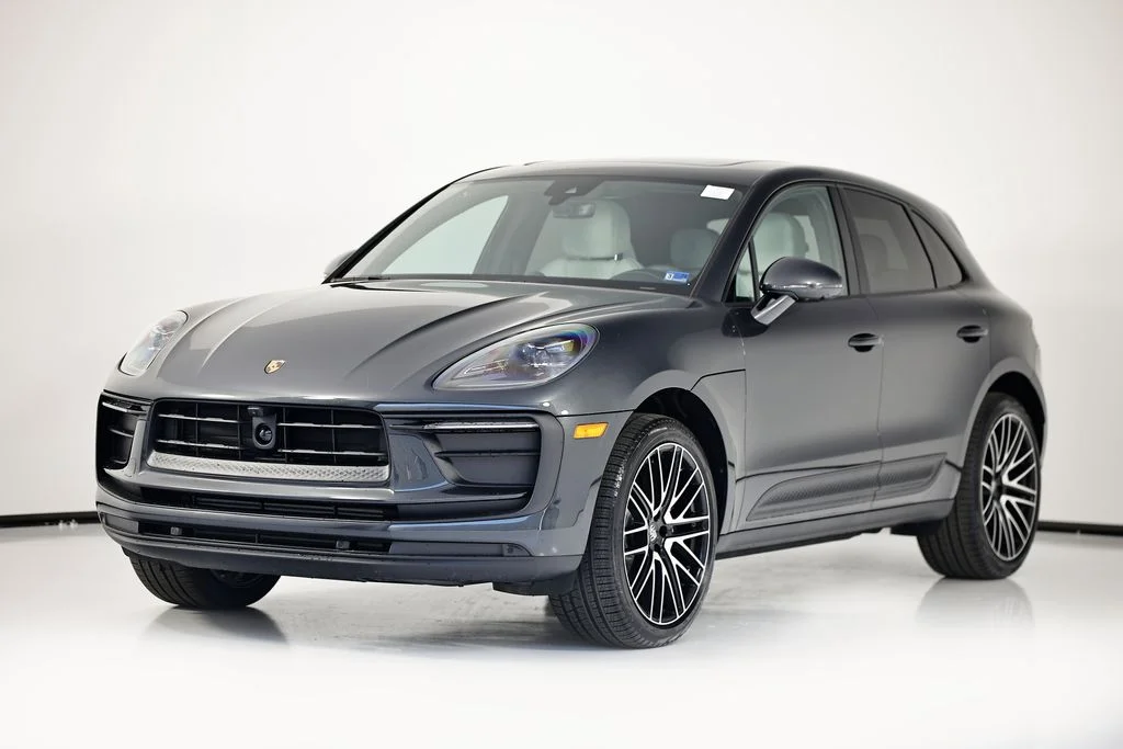 2026 Porsche Macan's photo