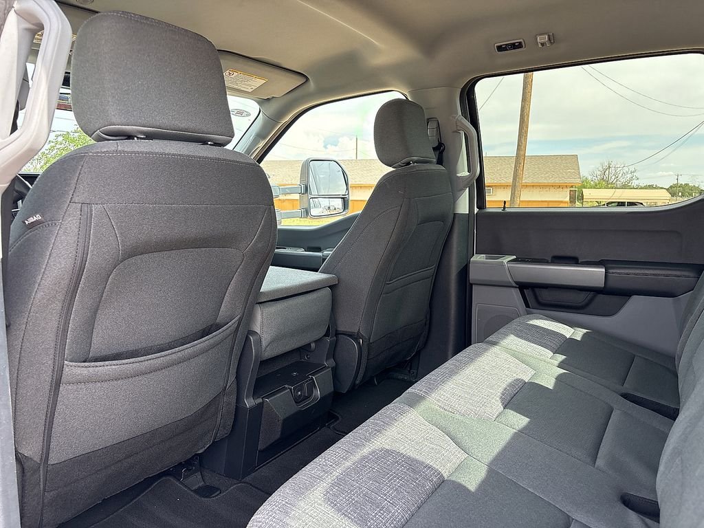 Used 2025 Oxford White Ford XLT image 16