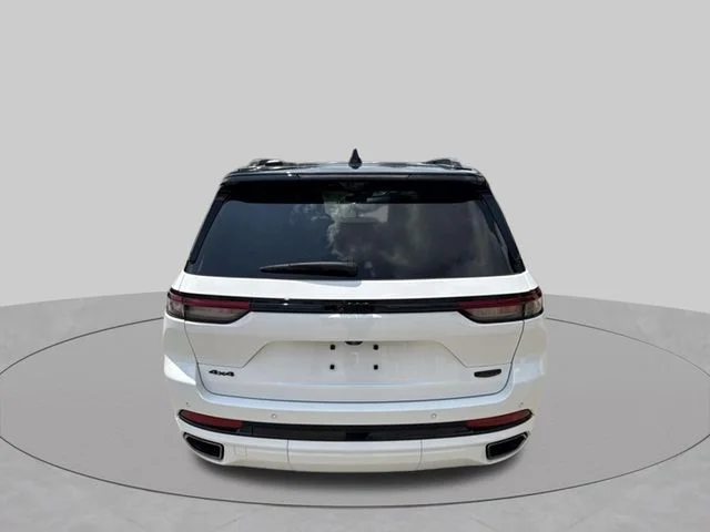 Used 2024 White Jeep Summit Reserve image 7