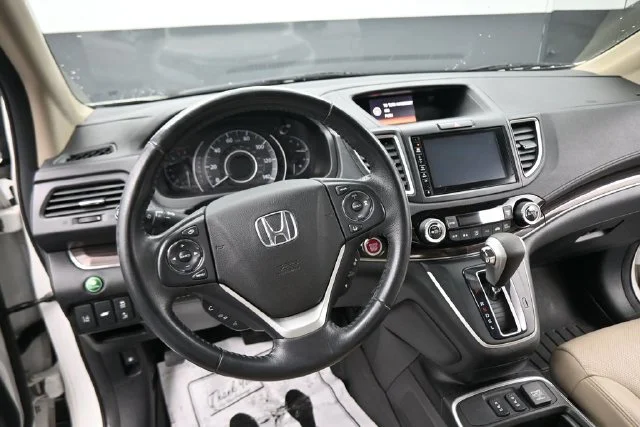 Used 2016  Honda Touring image 27