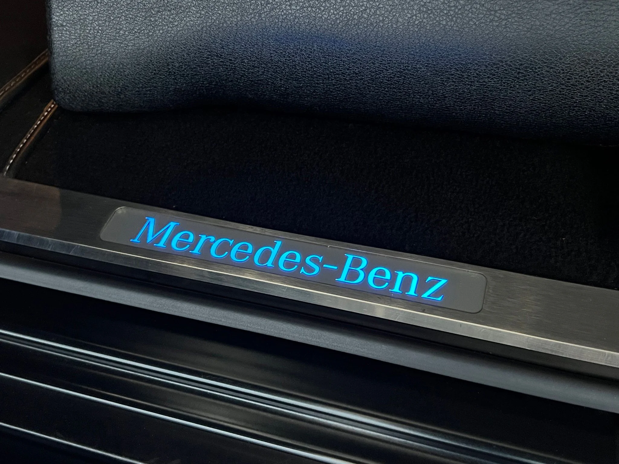 Used 2018 Black Mercedes-Benz G 550 Squared image 48