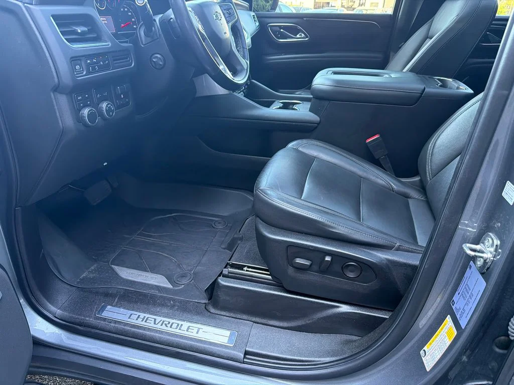Used 2021 Gray Chevrolet Z71 image 9