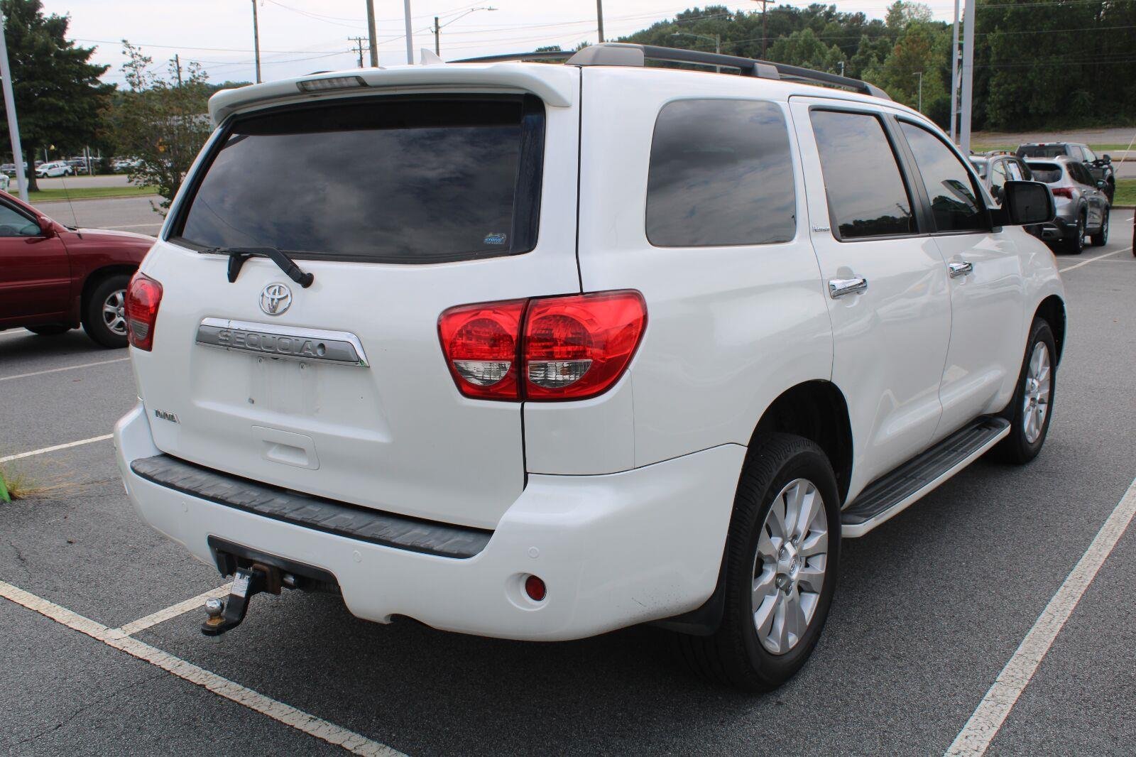 Used 2010 Blizzard Pearl Toyota Platinum image 6