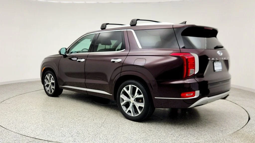 Used 2022 Sierra Burgundy Hyundai Limited AWD image 7